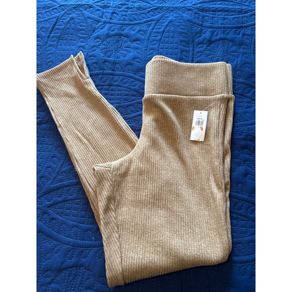 NWT Old Navy Tan Ribbed Sweater Pants Wide Elastic Waist Ankle Pants Size Small - Picture 1 of 5